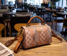 Hong Kong famous brand Boston women's bag 2024 new style bag fashionable single shoulder pillow bag large capacity versatile crossbody bag