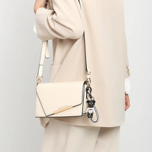 Hong Kong daigou women's bag texture crossbody bag shoulder bag for girls 2024 new small square bag women's fashion bag trend