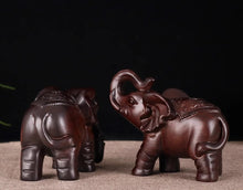 Elephant ornament, a pair of wooden carvings, ebony wood, solid wood, small elephant, living room carving, home decoration, wooden crafts
