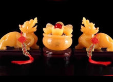 Natural yellow jade Pixiu ornaments, male and female, a pair of jade, leather hills, qilin shop, office decorations, opening gift