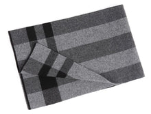 Cashmere scarf for men in winter, high-end solid color, versatile, thick and warm knitted yarn scarf, men's birthday gift