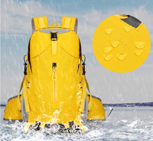 New outdoor backpack for men and women, hiking, camping, adventure travel bag, lightweight and waterproof 40 liter multifunctional hiking bag