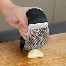 2022 Smart Kitchen Gadget For Home, Plastic Stainless Steel Garlic Press With Heavy Soft-Handled