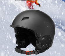 New manufacturer wholesales adult ski helmets suitable for both indoor and outdoor snowboarding activities in ski resorts