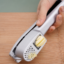 Alloy two-in-one garlic press, manual garlic masher, garlic cutter, household garlic mixer, garlic tamper