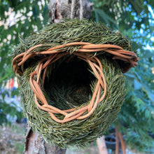 Hand-woven Outdoor Garden Natural Grass Hanging Bird House - Aisitin Online